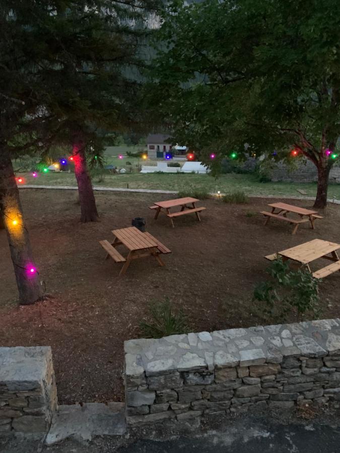 La Voutee 5 Epis Avec Bain Finlandais Prive Au Manoir Du Charme Gorges Du Tarn Bed and Breakfast Quezac  Εξωτερικό φωτογραφία