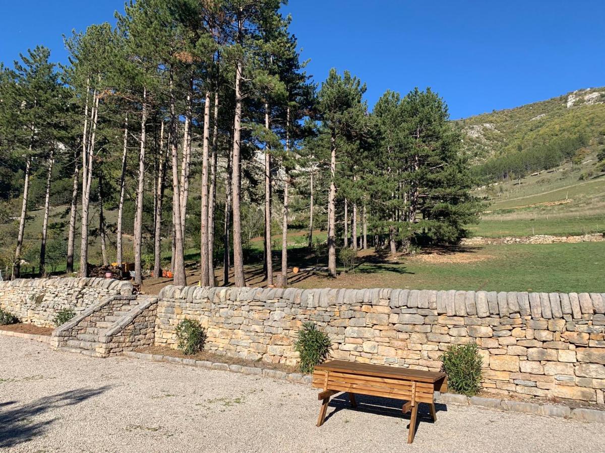La Voutee 5 Epis Avec Bain Finlandais Prive Au Manoir Du Charme Gorges Du Tarn Bed and Breakfast Quezac  Εξωτερικό φωτογραφία